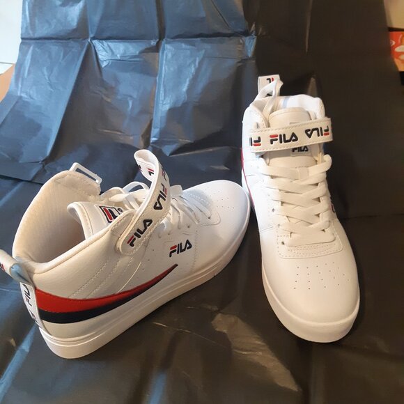 NWOT Fila sneakers - Picture 3 of 9